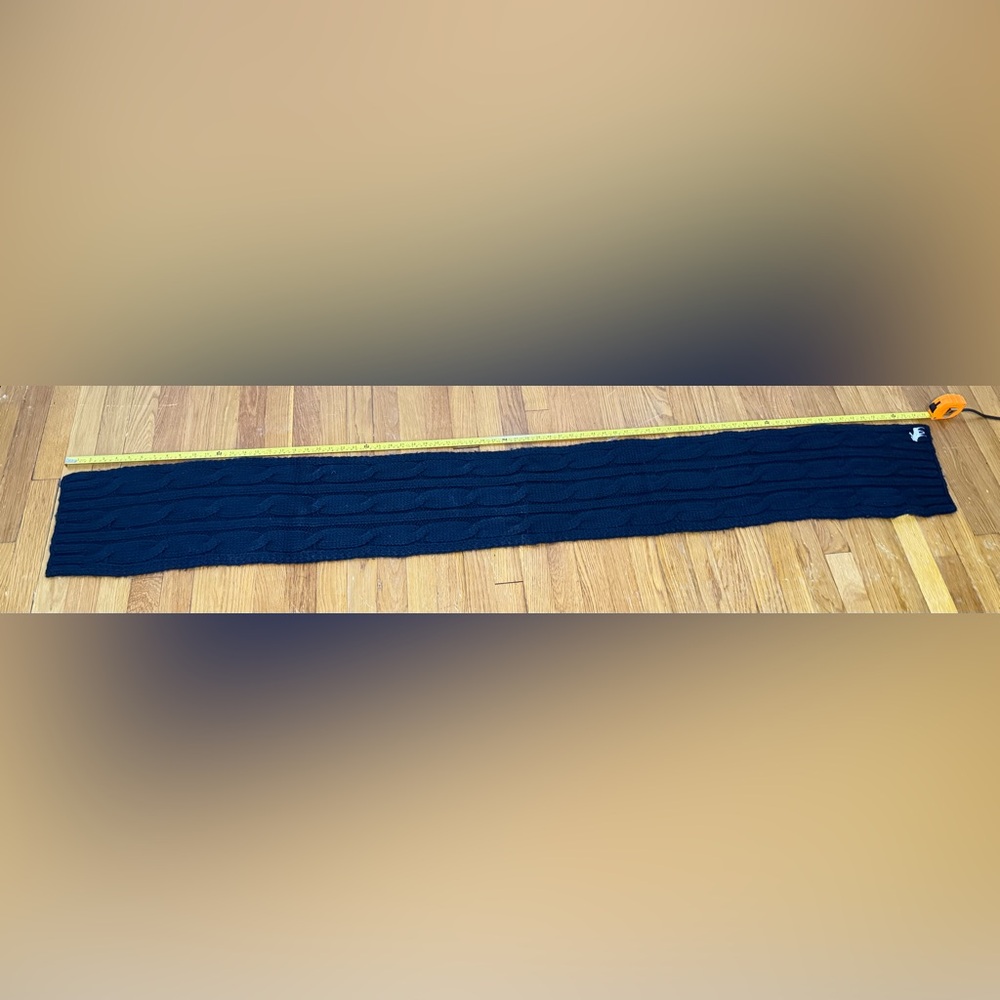 Abercrombie & Fitch Chunky Cable Knit Scarf with Moose Logo, Unisex - Picture 8 of 17